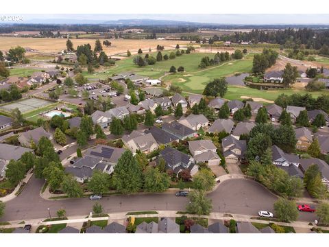 A home in Woodburn