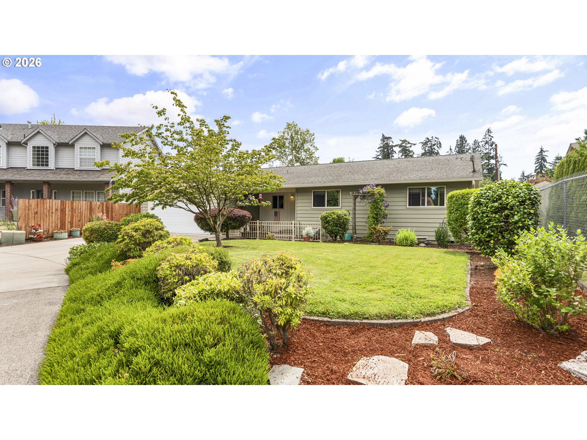 1824 JONATHAN CT NE