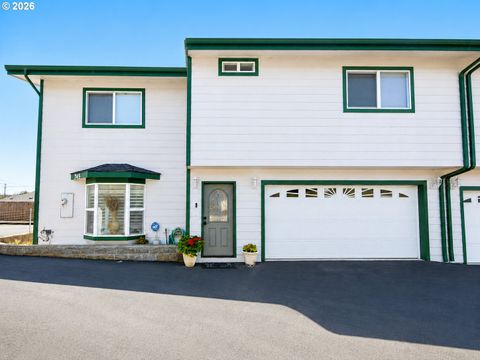 Photo of 745 2nd St, Brookings, OR 97415 (MLS # 688410038)