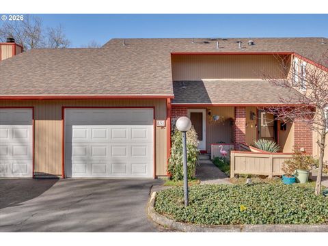 831 NE 90TH AVE Portland OR 97220