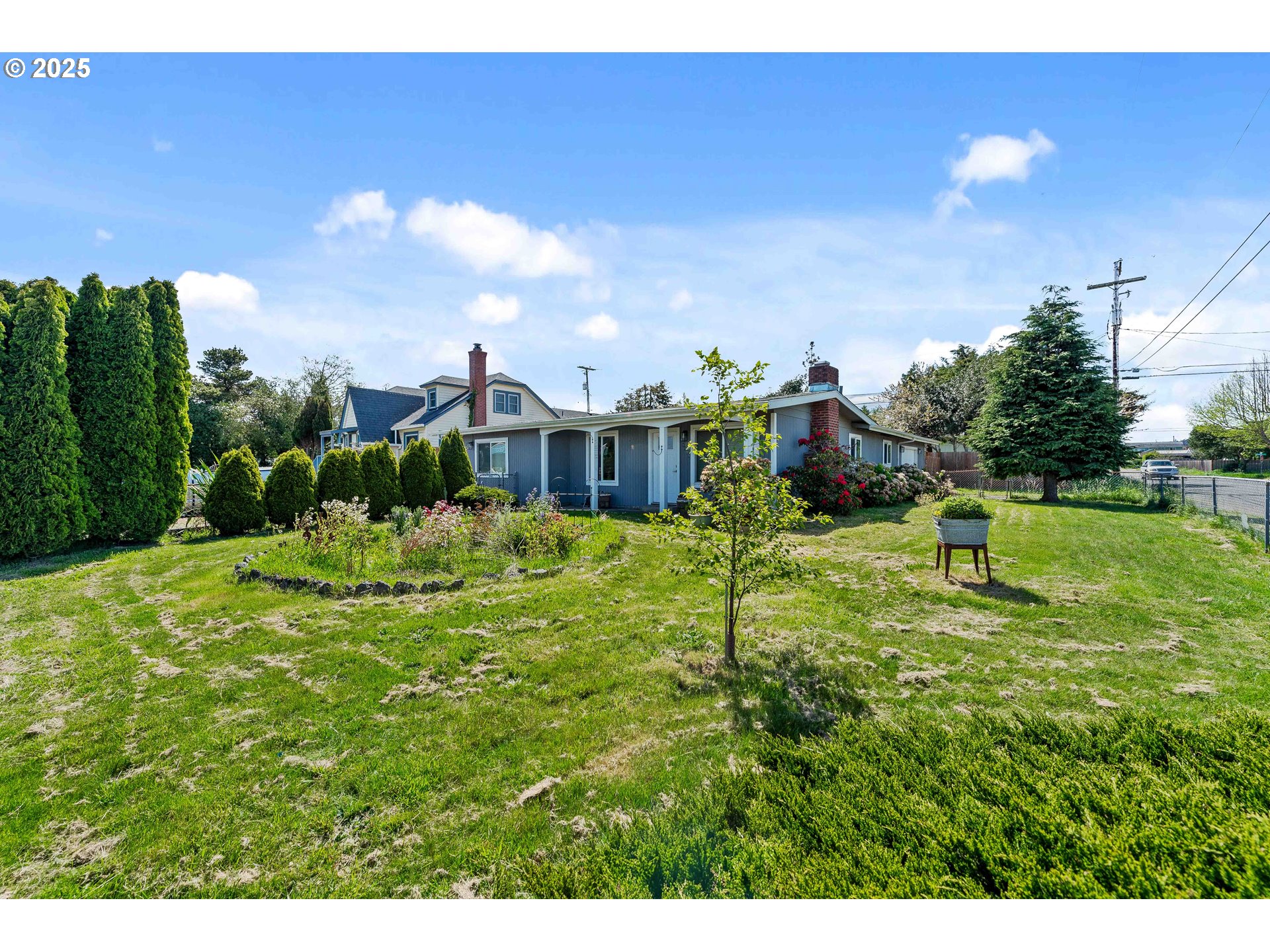 1109 SALMON AVE