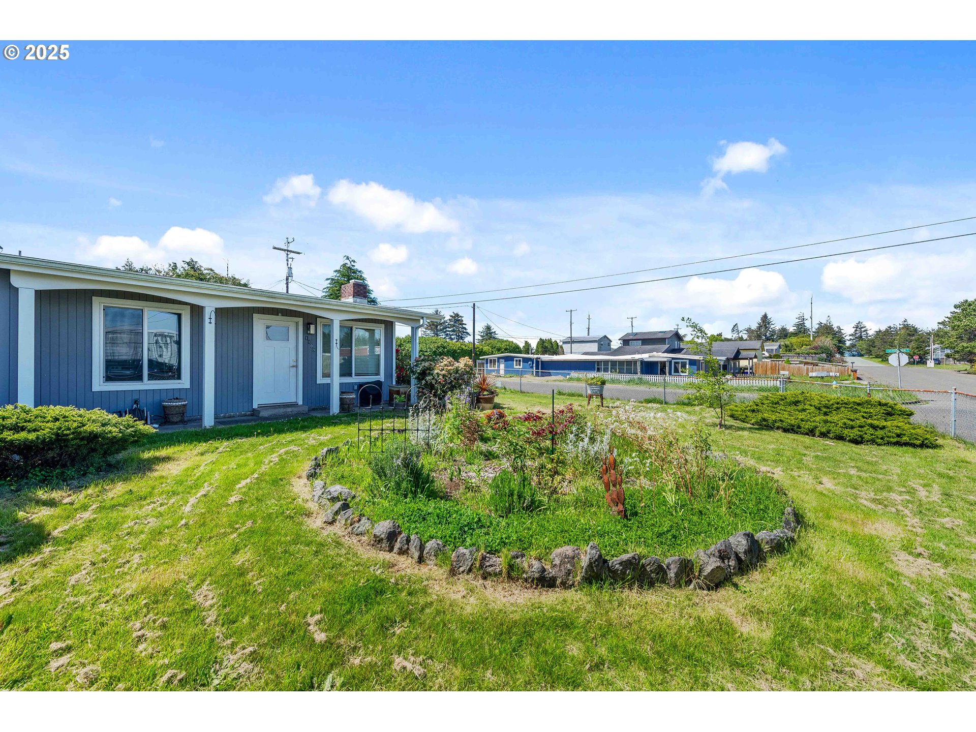 1109 SALMON AVE