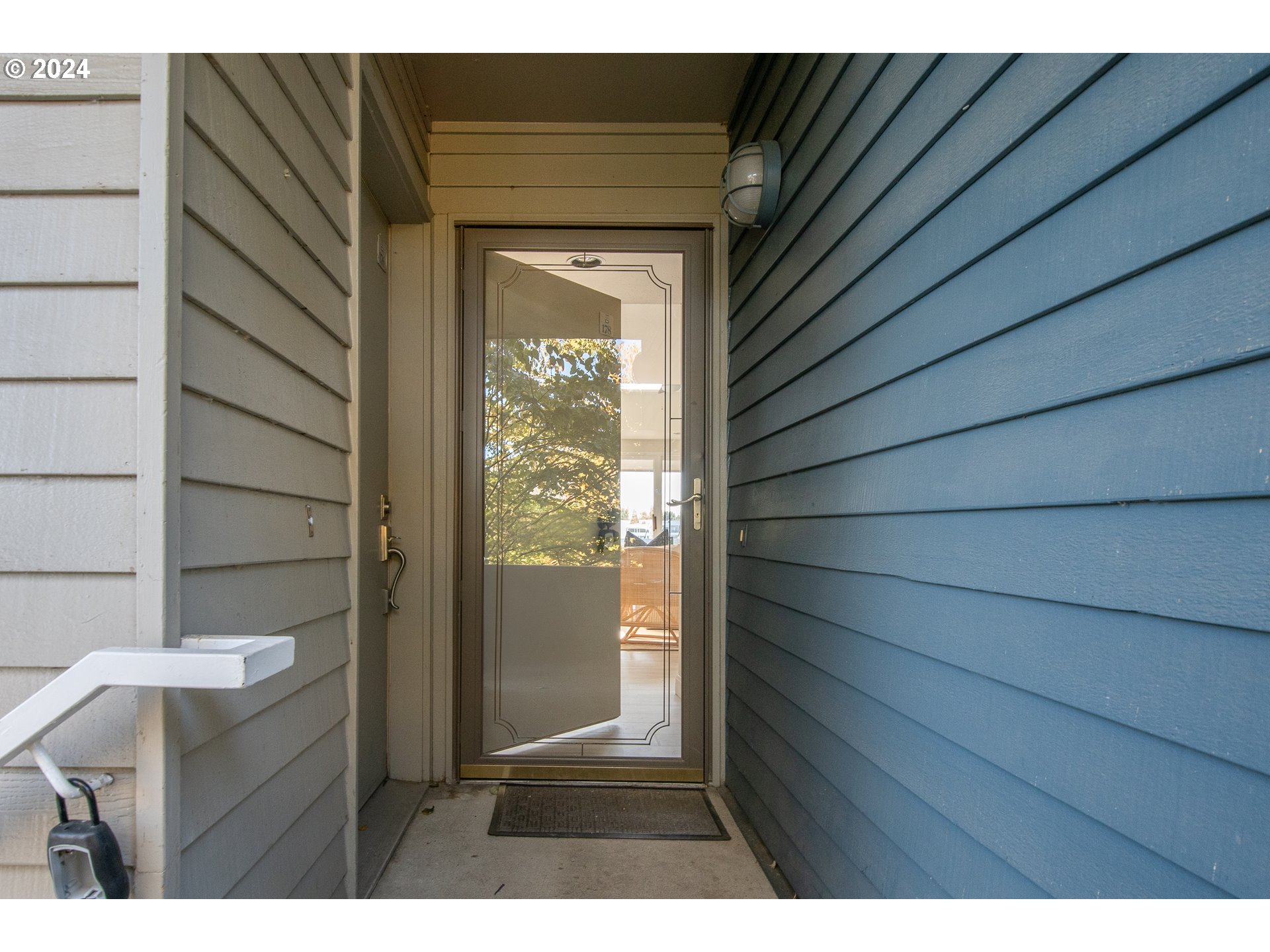 178 N HAYDEN BAY DR