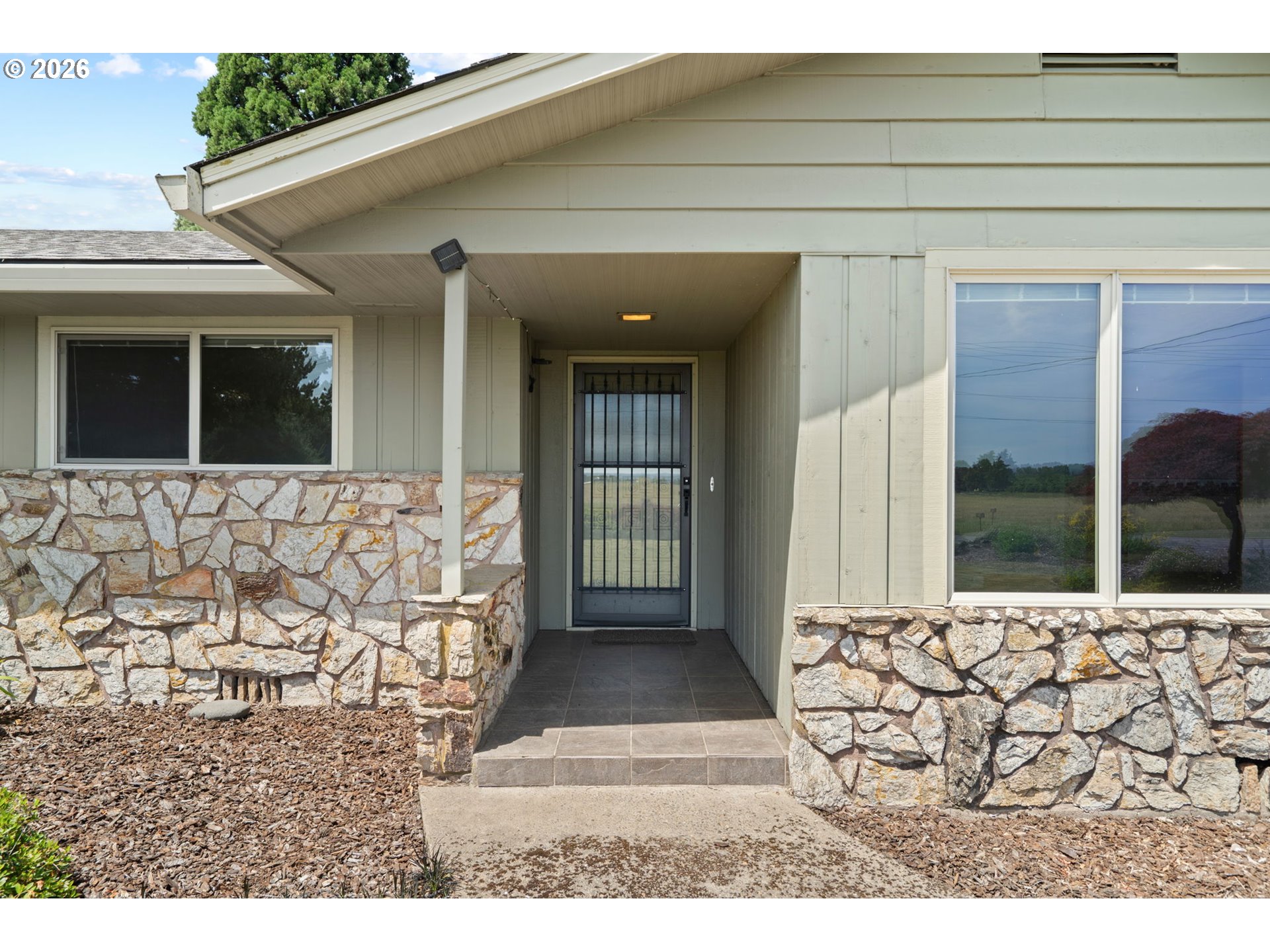 9931 S HIGHWAY 211