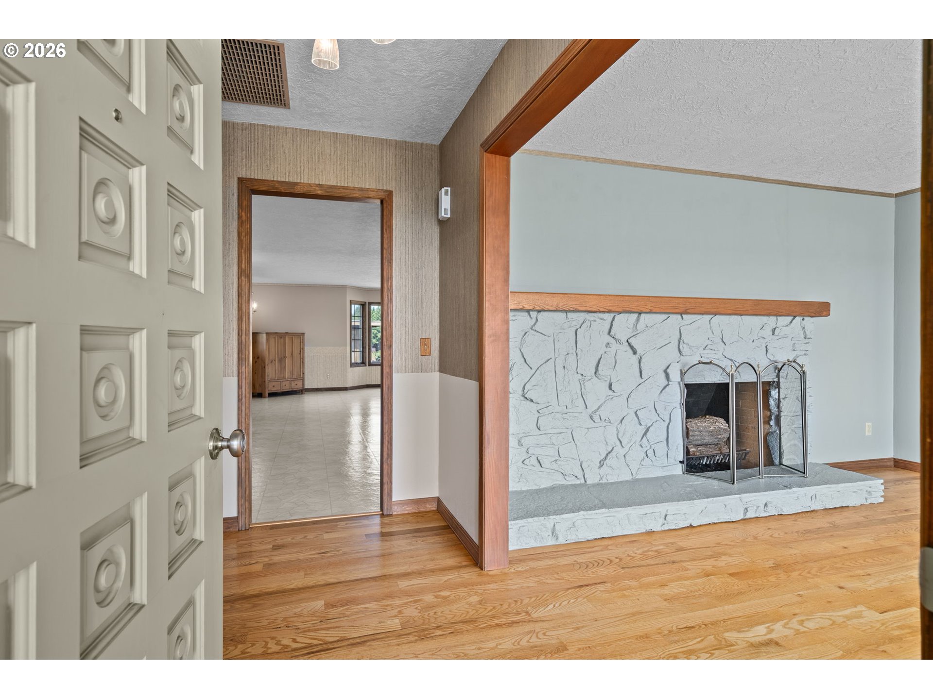 9931 S HIGHWAY 211