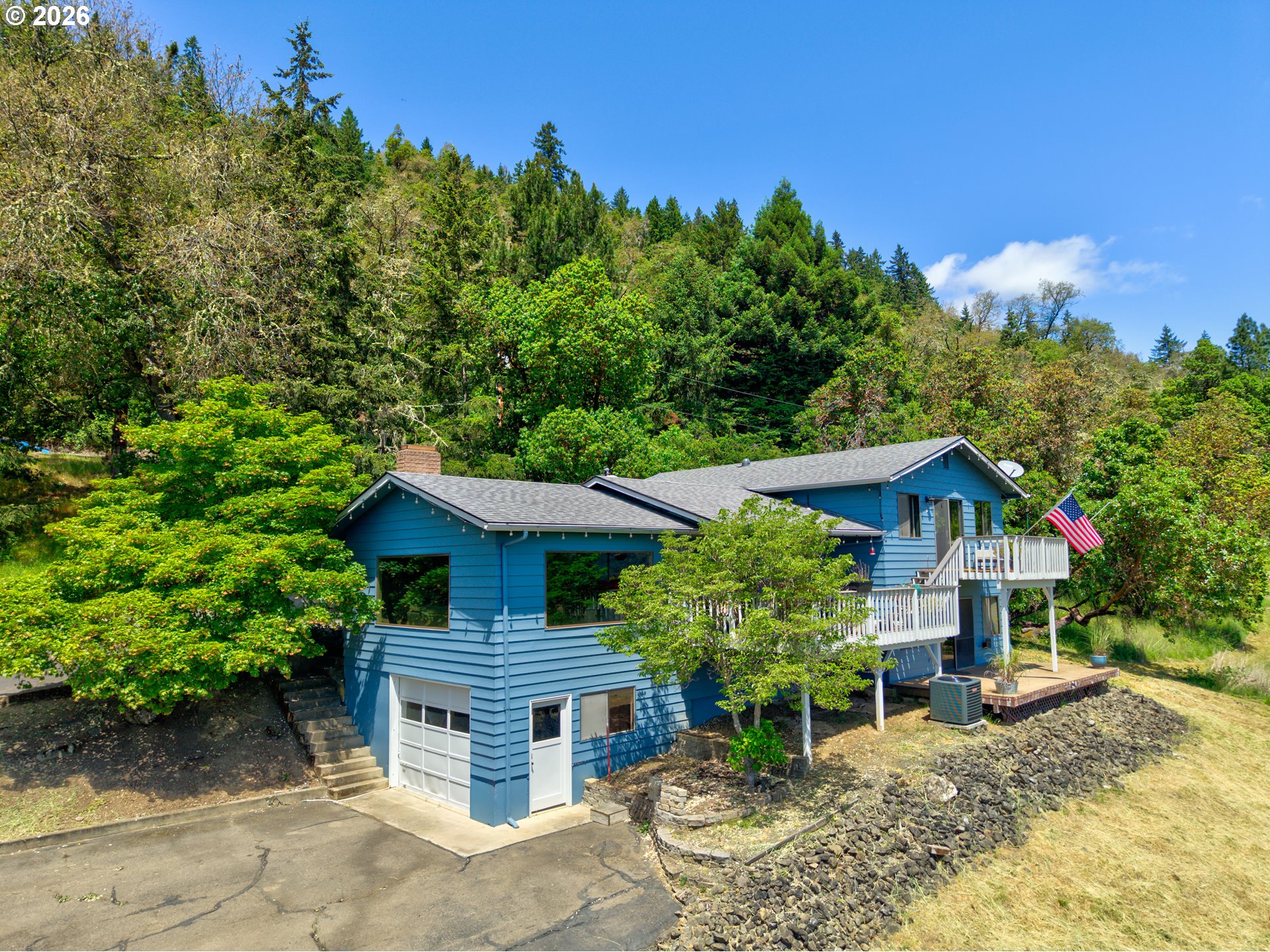781 BLACK OAK DR
