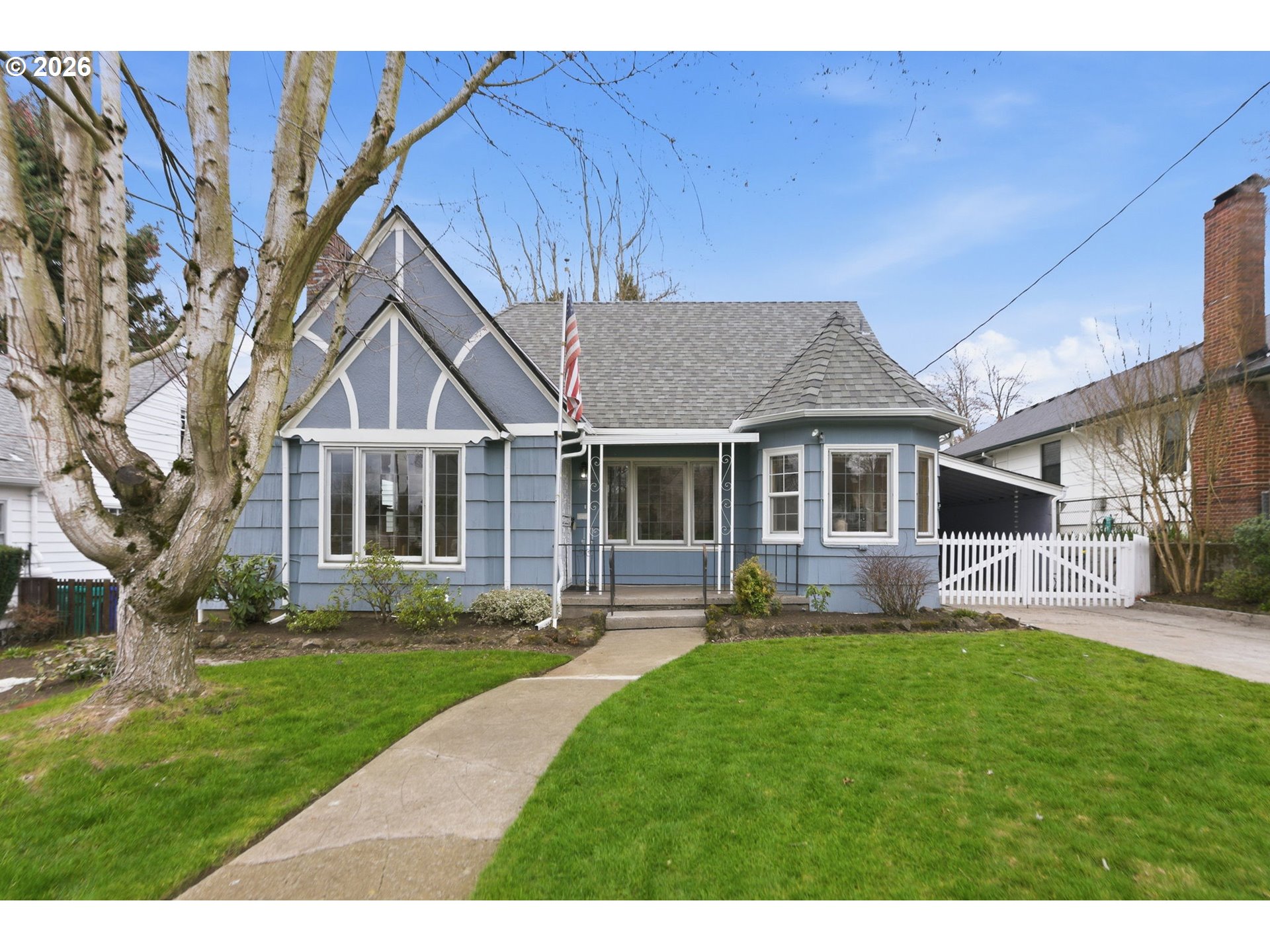 Photo 1 of 42 — 3757 SE TOLMAN ST, Portland, OR 97202
