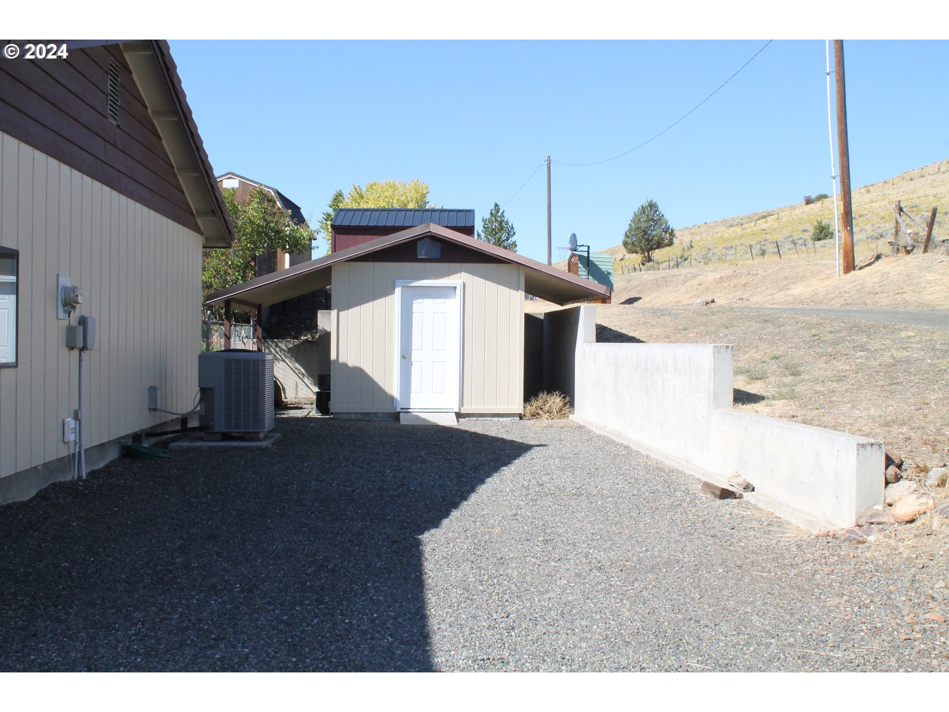 435 HIGHLAN DR