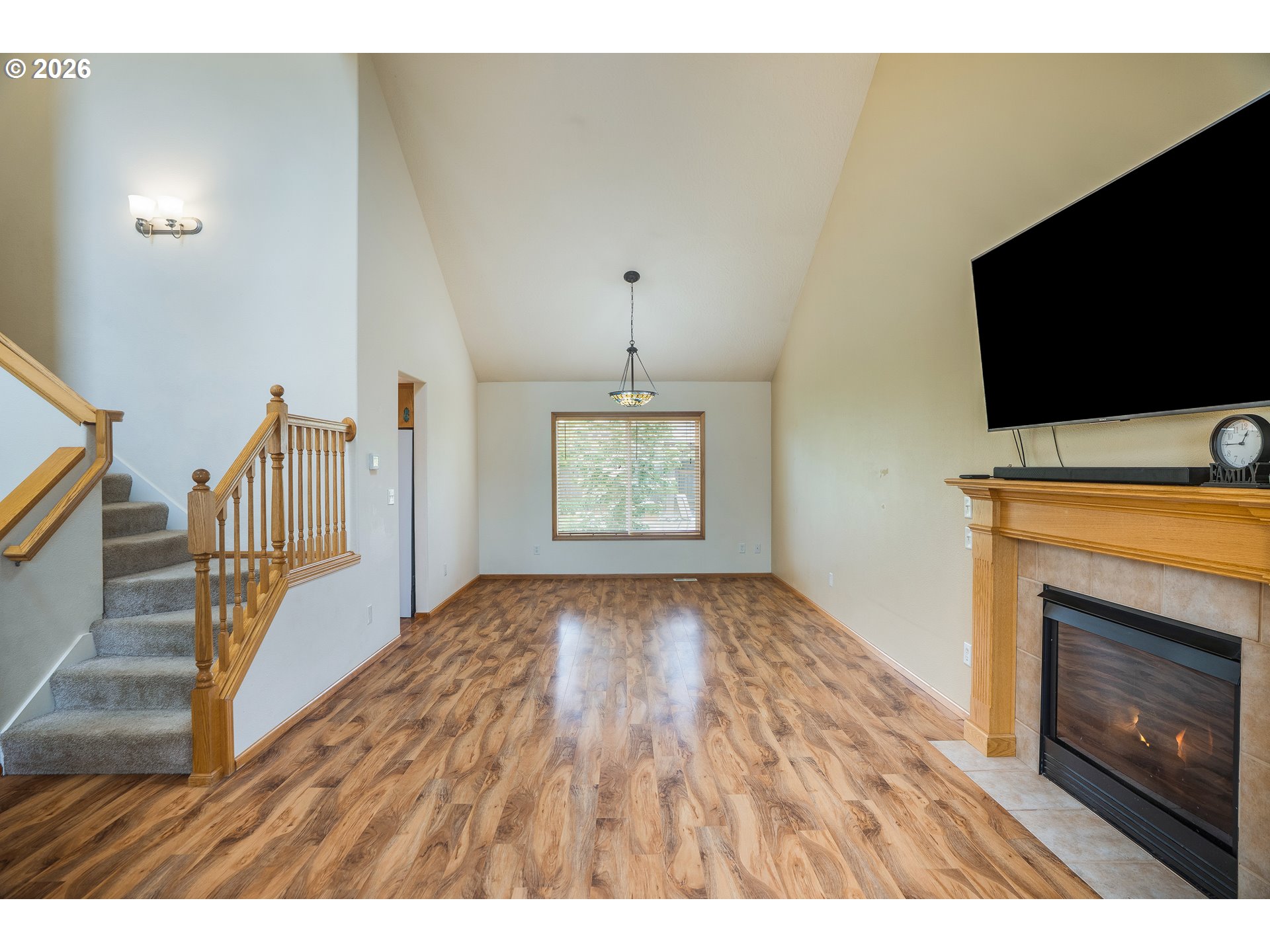 239 BLUE JAY LOOP