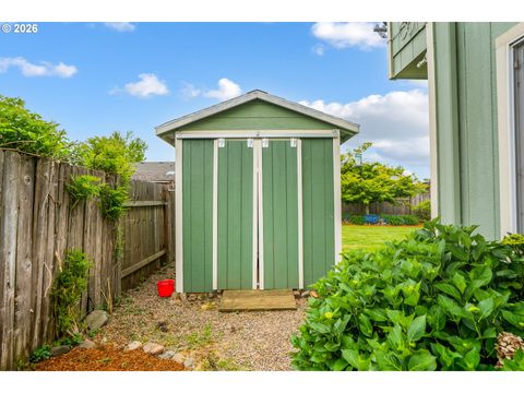 Tiny photo for 239 Blue Jay Loop, Creswell, OR 97426 (MLS # 209617233)