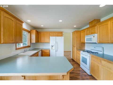 Tiny photo for 239 Blue Jay Loop, Creswell, OR 97426 (MLS # 209617233)
