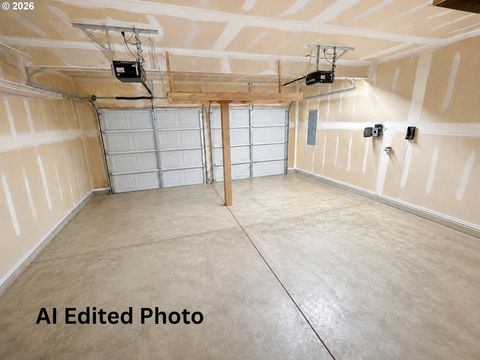 Tiny photo for 239 Blue Jay Loop, Creswell, OR 97426 (MLS # 209617233)
