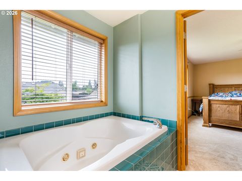 Tiny photo for 239 Blue Jay Loop, Creswell, OR 97426 (MLS # 209617233)