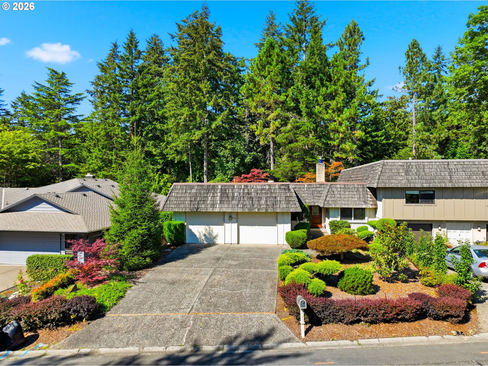 242 GREENRIDGE DR