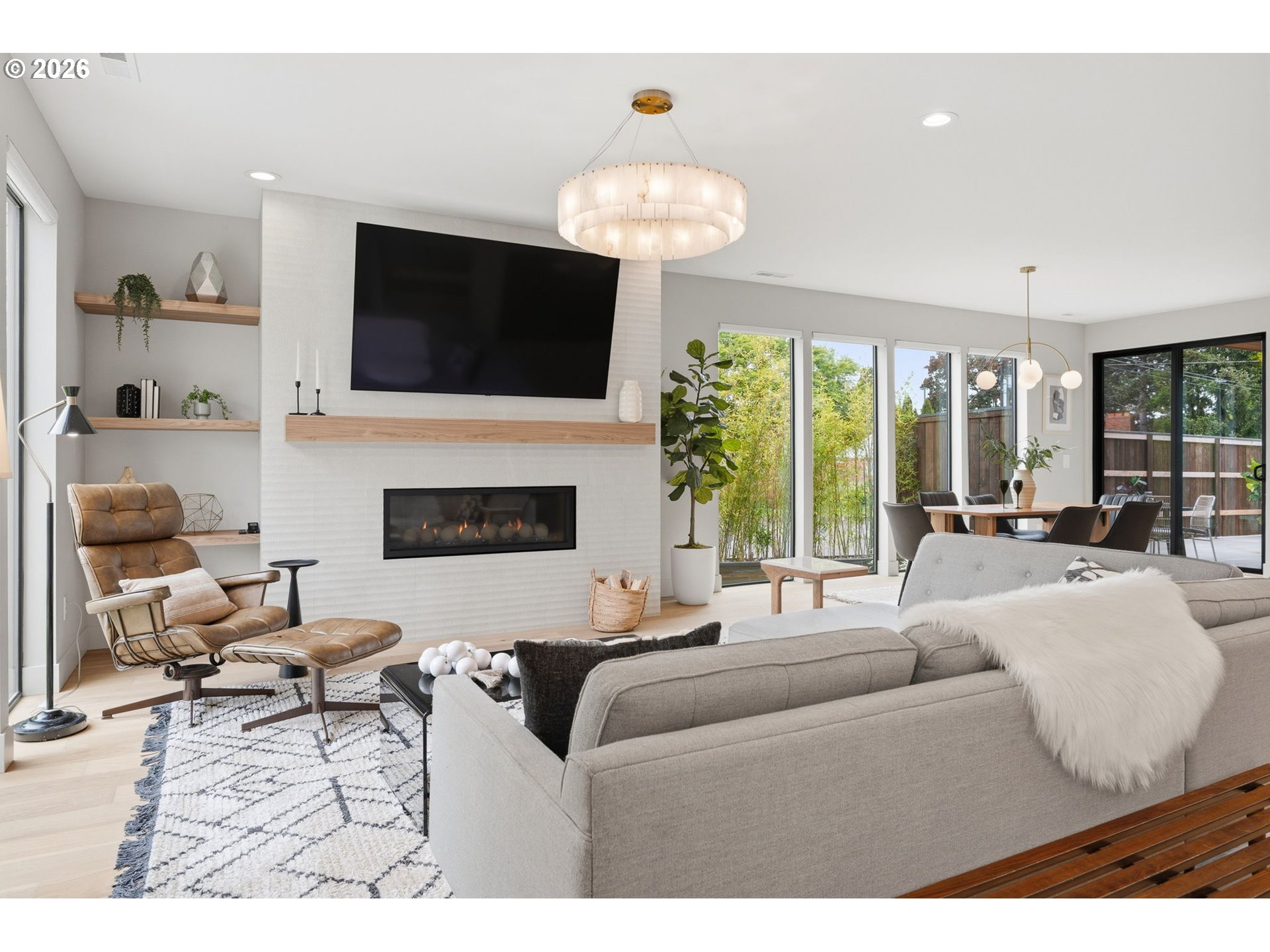 205 W 28TH ST