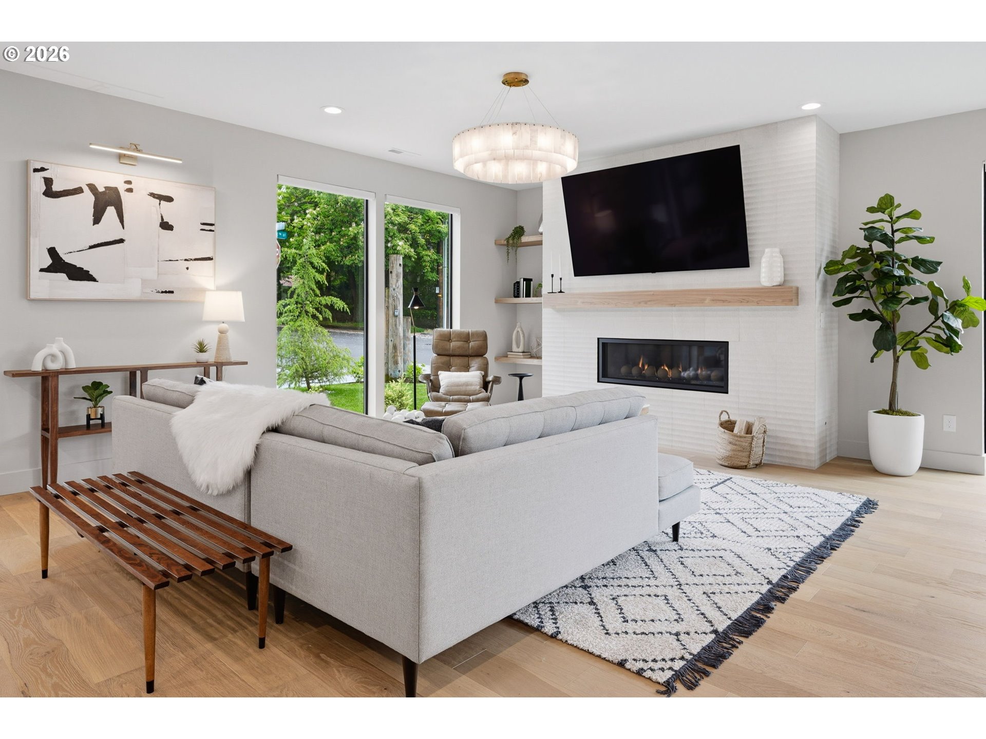 205 W 28TH ST