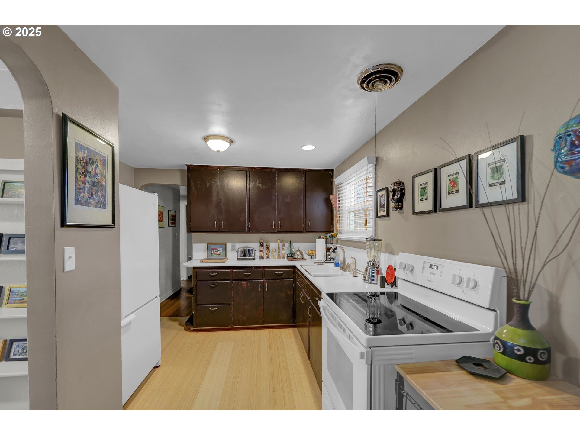 Eugene, Oregon 97405, United States, 3 Bedrooms Bedrooms, ,1 BathroomBathrooms,Residential,Active,240968