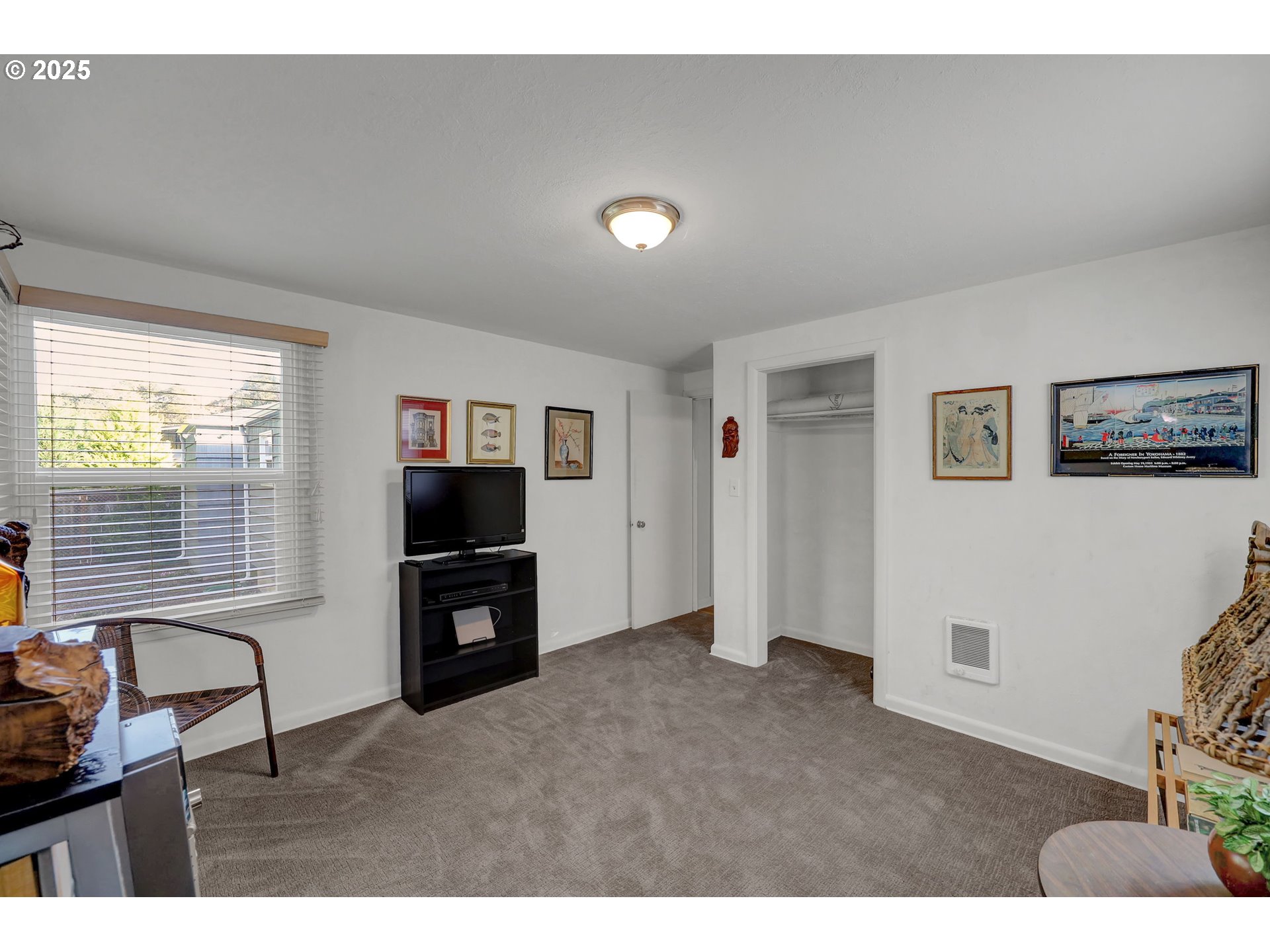 Eugene, Oregon 97405, United States, 3 Bedrooms Bedrooms, ,1 BathroomBathrooms,Residential,Active,240968