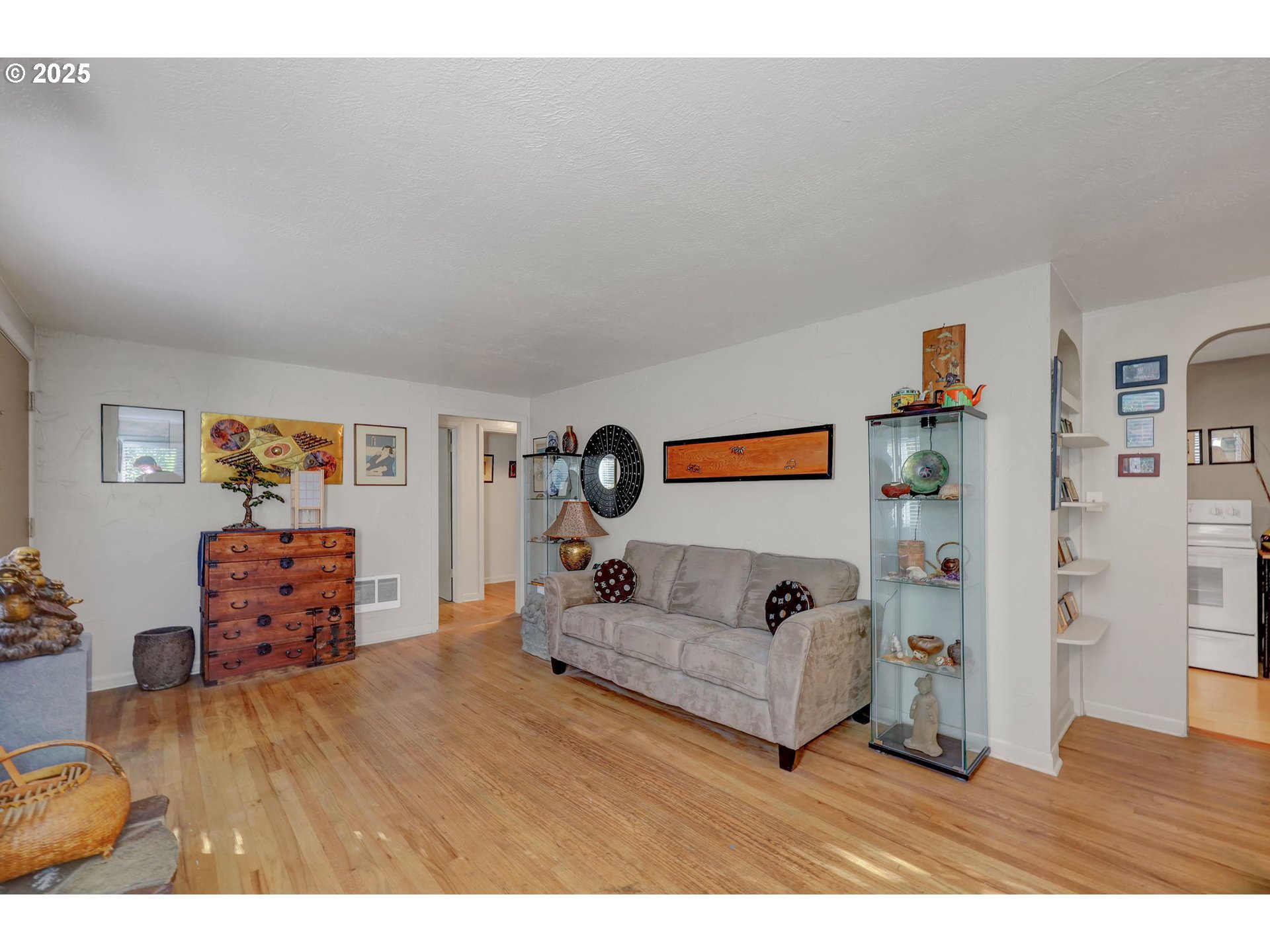 Eugene, Oregon 97405, United States, 3 Bedrooms Bedrooms, ,1 BathroomBathrooms,Residential,Active,240968