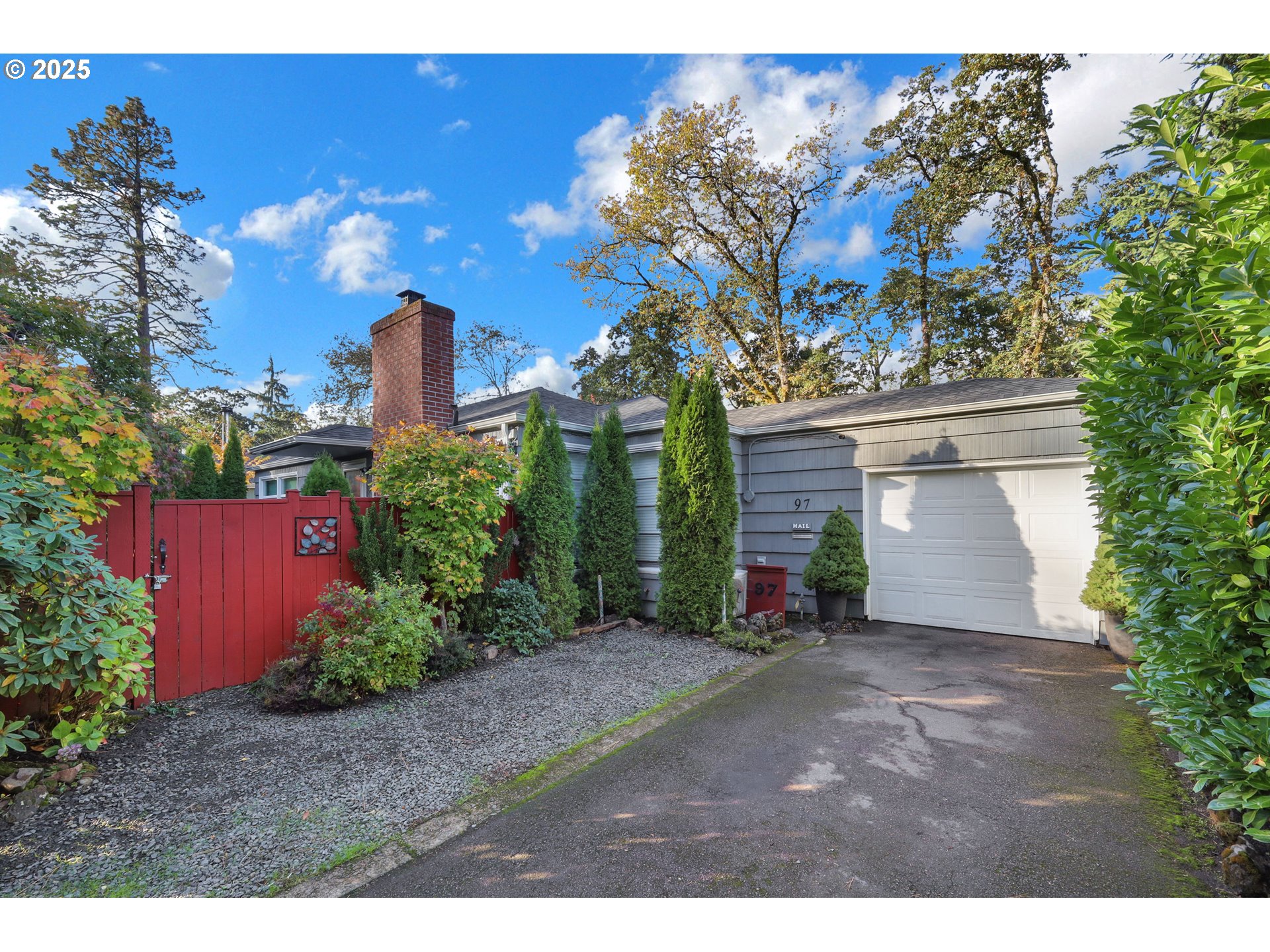 Eugene, Oregon 97405, United States, 3 Bedrooms Bedrooms, ,1 BathroomBathrooms,Residential,Active,240968