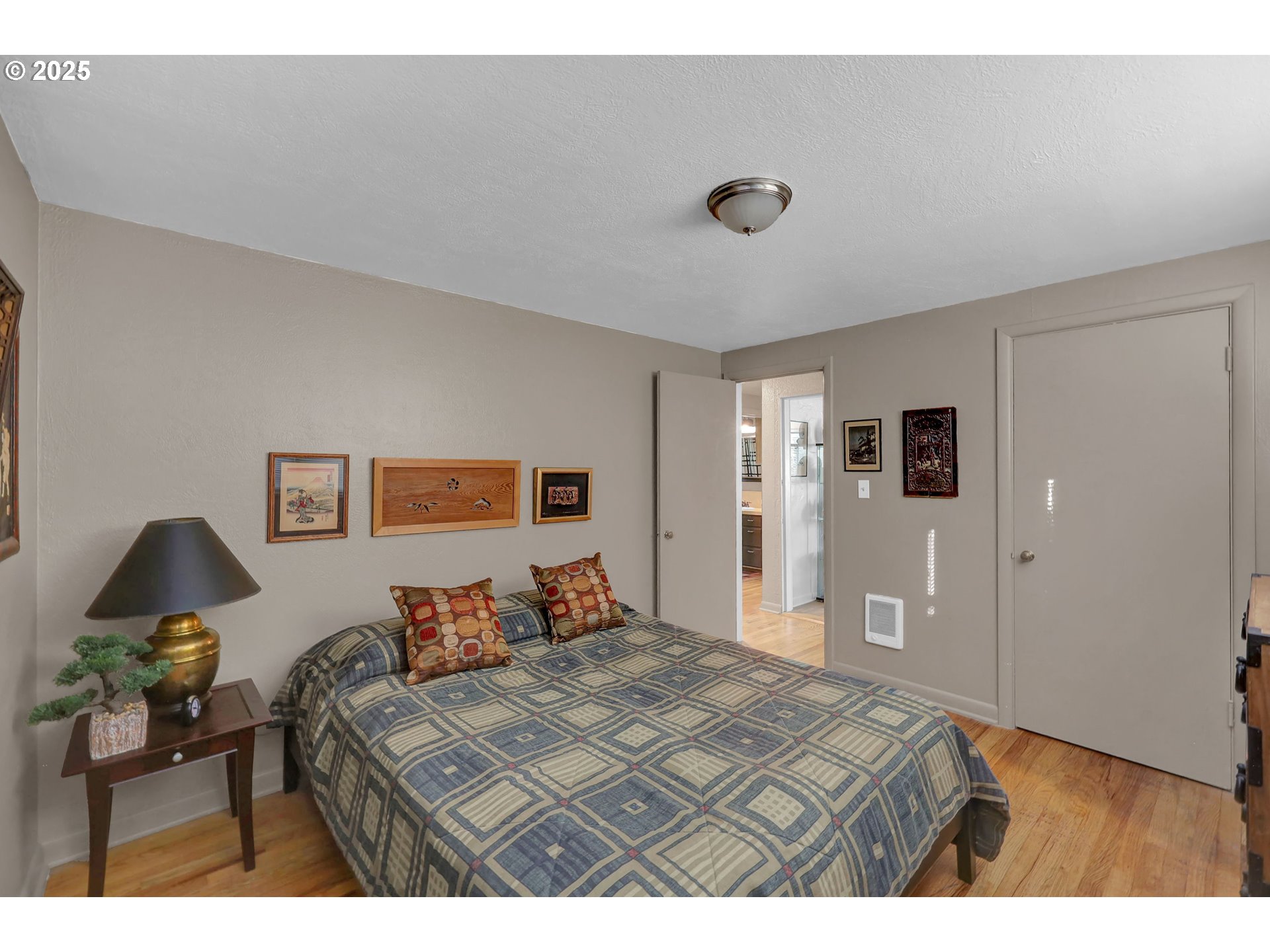 Eugene, Oregon 97405, United States, 3 Bedrooms Bedrooms, ,1 BathroomBathrooms,Residential,Active,240968