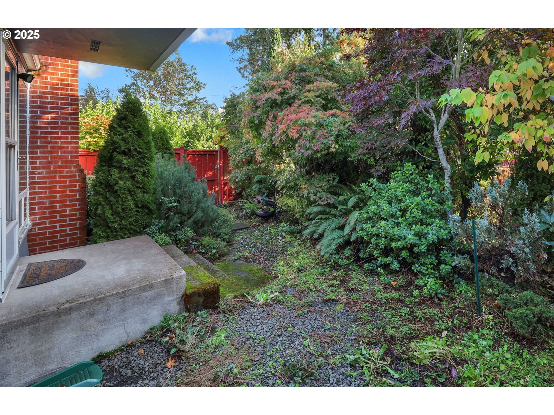 Eugene, Oregon 97405, United States, 3 Bedrooms Bedrooms, ,1 BathroomBathrooms,Residential,Active,240968