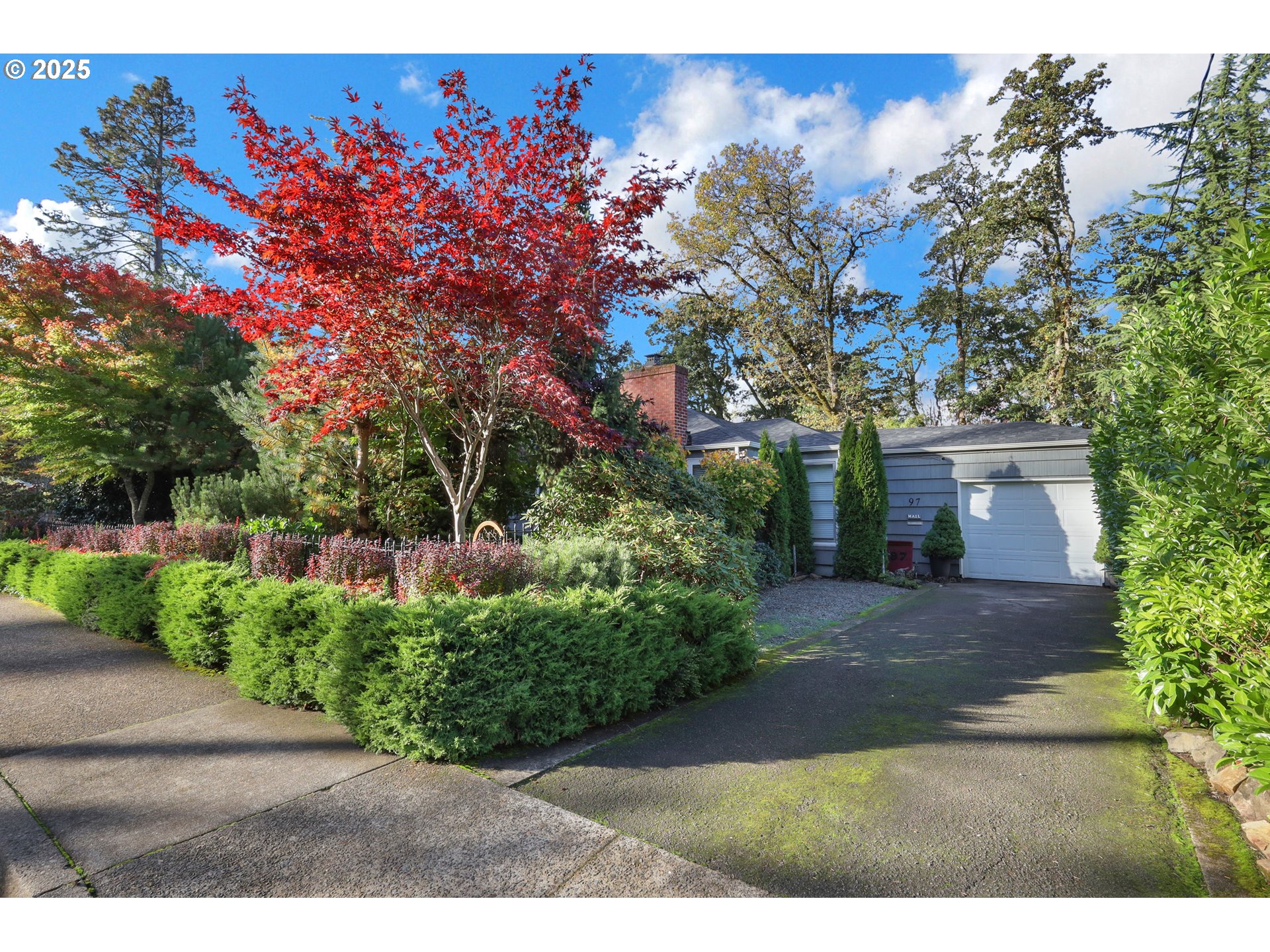 Eugene, Oregon 97405, United States, 3 Bedrooms Bedrooms, ,1 BathroomBathrooms,Residential,Active,240968