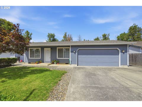 Photo of 515 Pine Ct, Creswell, OR 97426 (MLS # 762526058)
