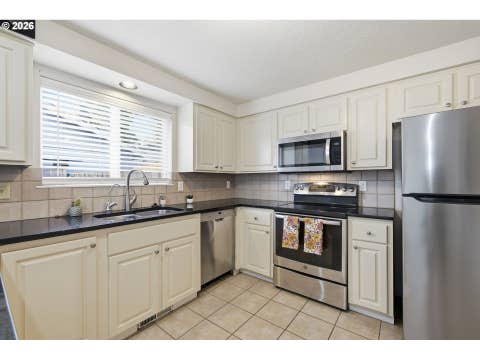 Tiny photo for 515 Pine Ct, Creswell, OR 97426 (MLS # 762526058)