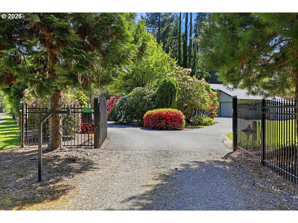 42000 HOLDEN CREEK LN