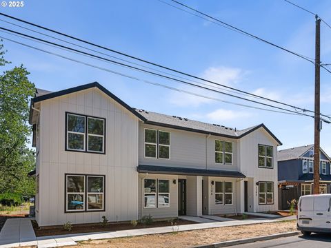 7196 SE Woodward ST 3 Portland OR 97206