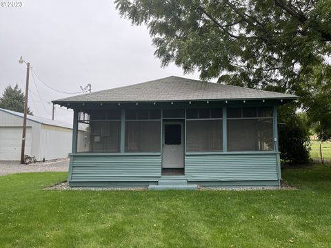 A home in Hermiston