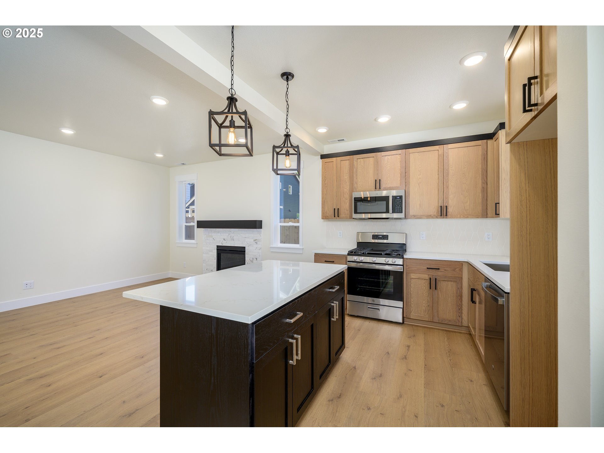 3233 E PROVINCE CT