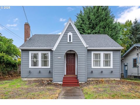 2624 SE 61ST AVE Portland OR 97206