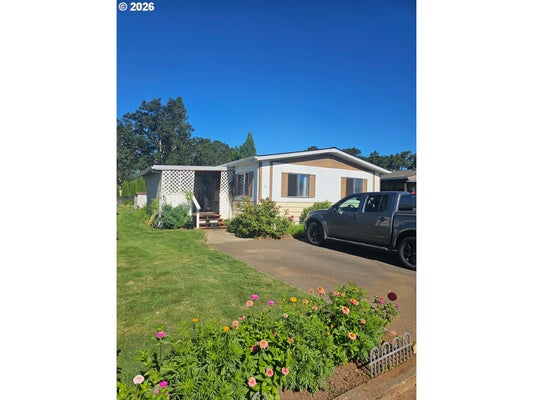 1267 TUCKER RD UNIT 18, HOOD RIVER, OR 97031 - Image 2b5236bccb56523baec975bcd218c98e/820205007