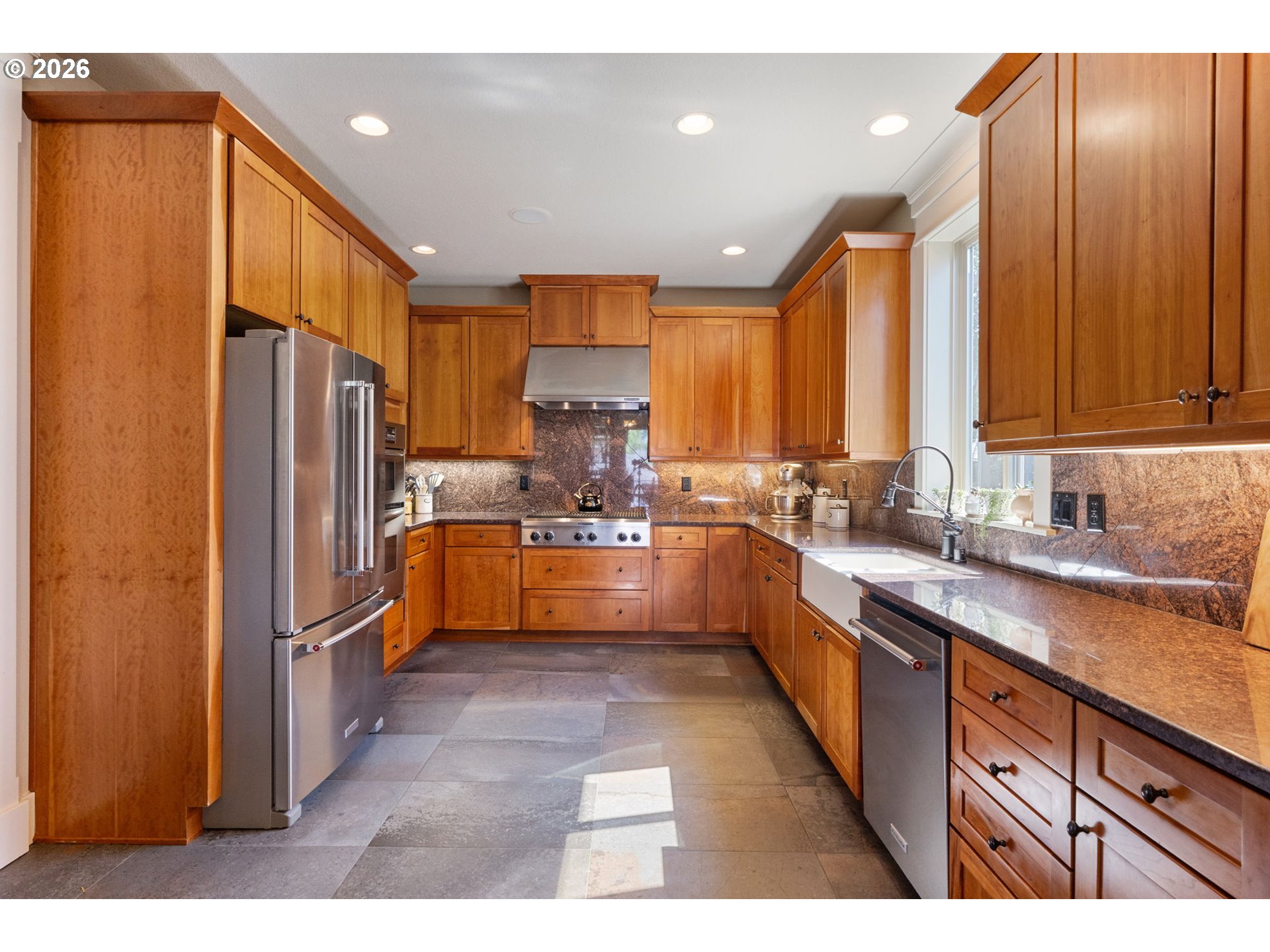 1046 NW DEERFERN LOOP