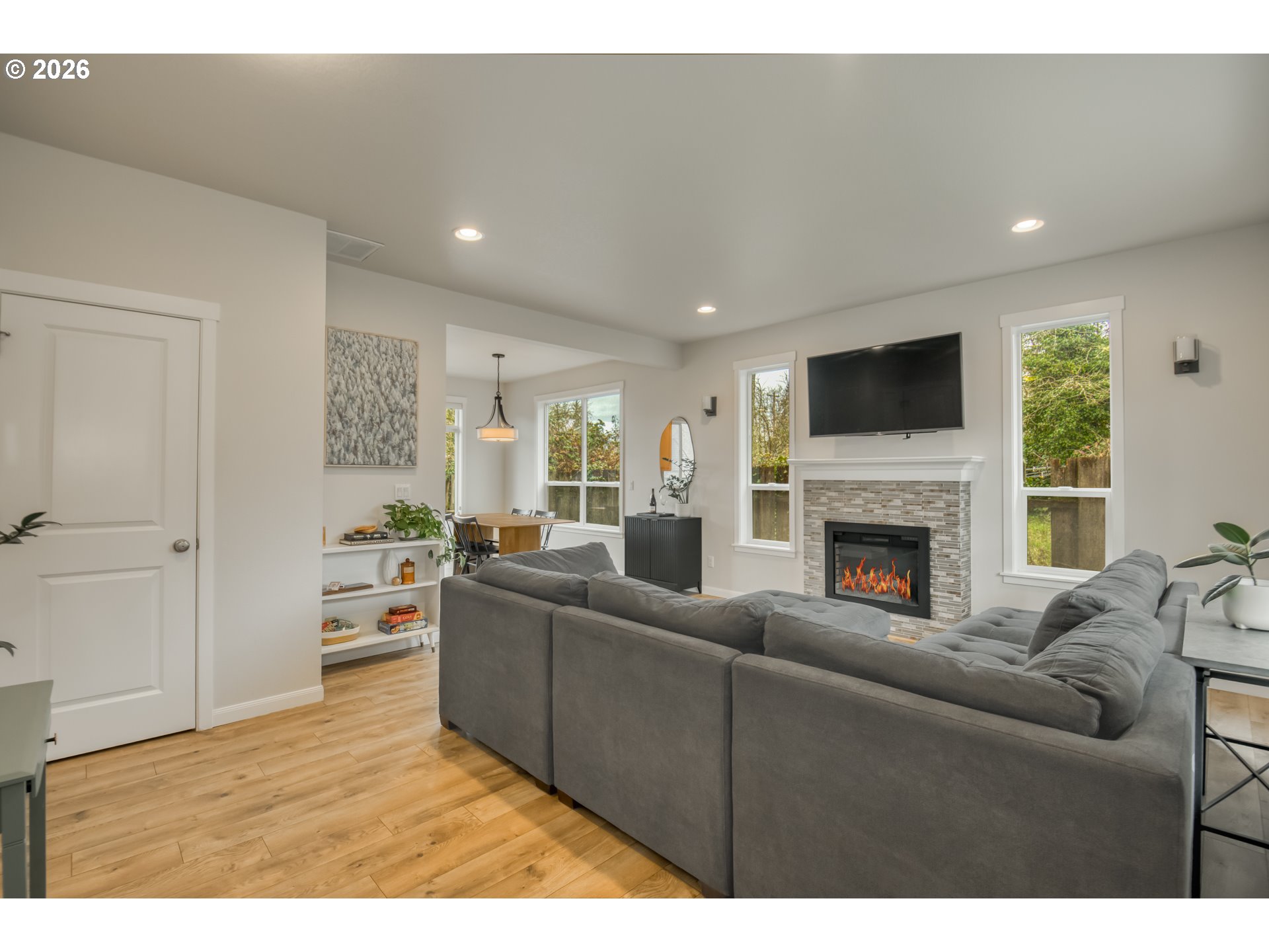 2409 SE OAK GROVE BLVD