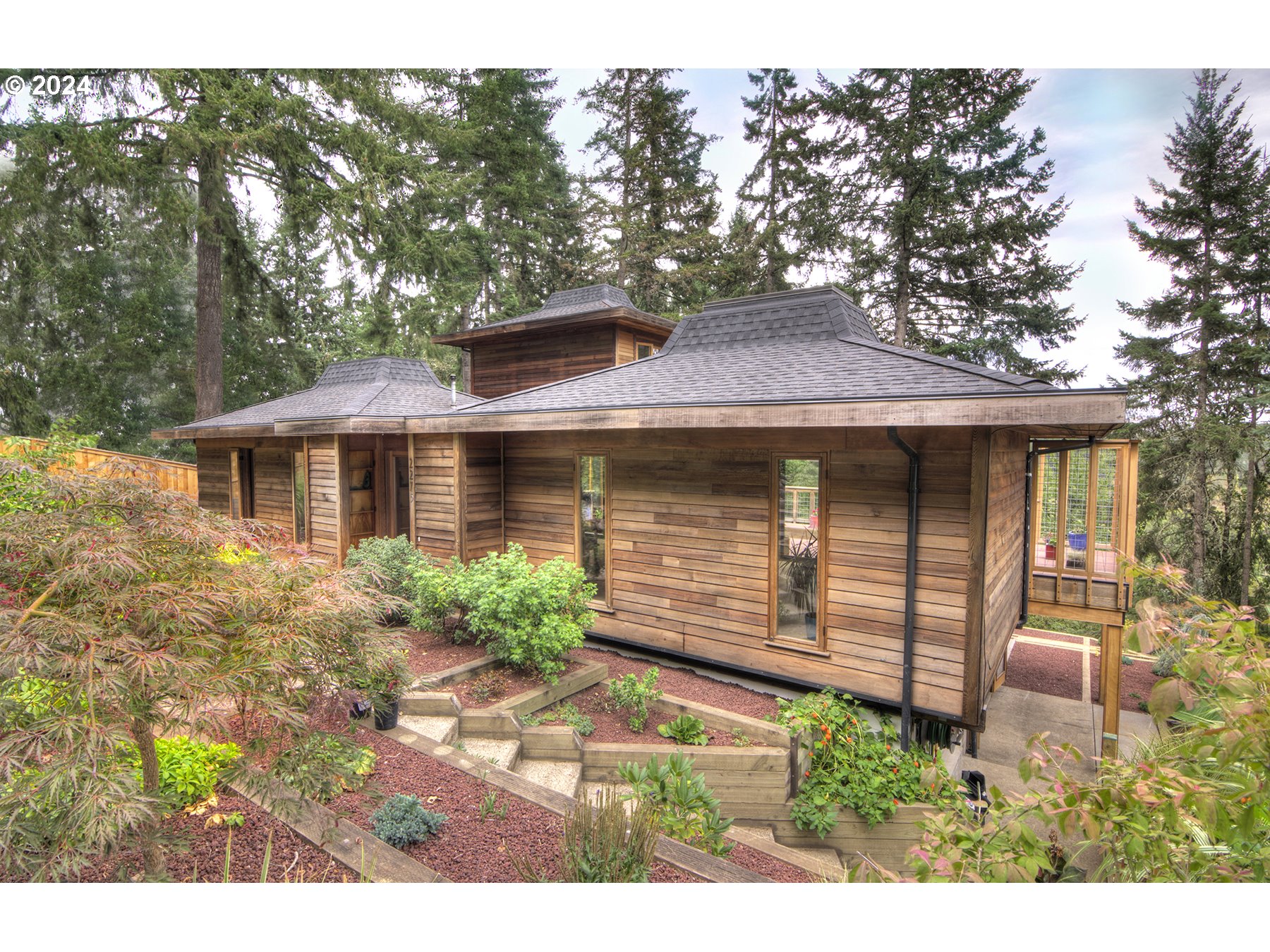 2275 FLORAL HILL DR