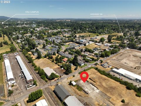 420 SW (-450) WAKE ROBIN AVE Corvallis OR 97333