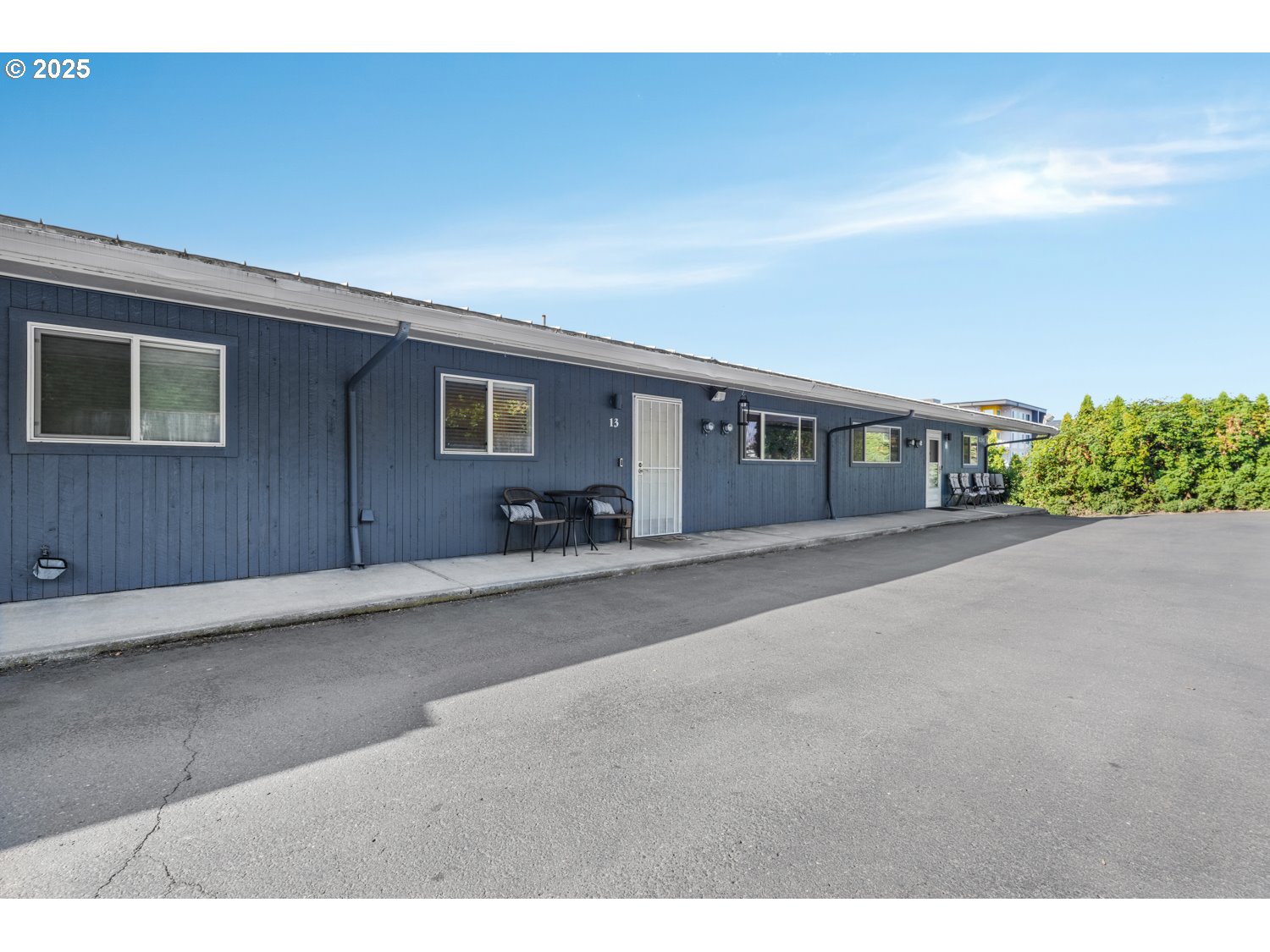 Photo 1 of 21 — 10090 SW BEAVERTON HILLSDALE HWY 13, Beaverton, OR 97005