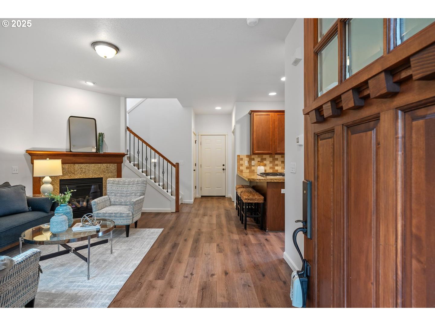 905 SW MOZART TER
