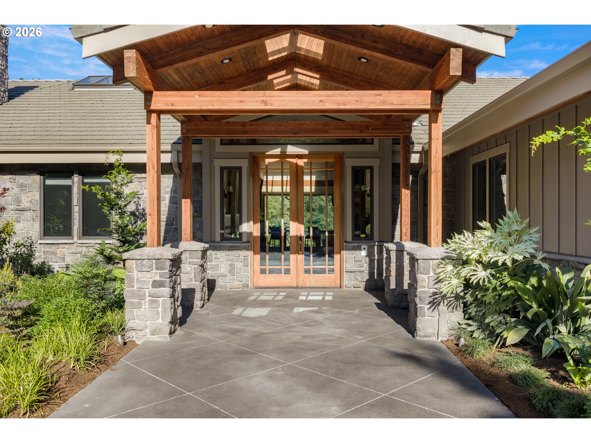 268 SW Forest Cove RD