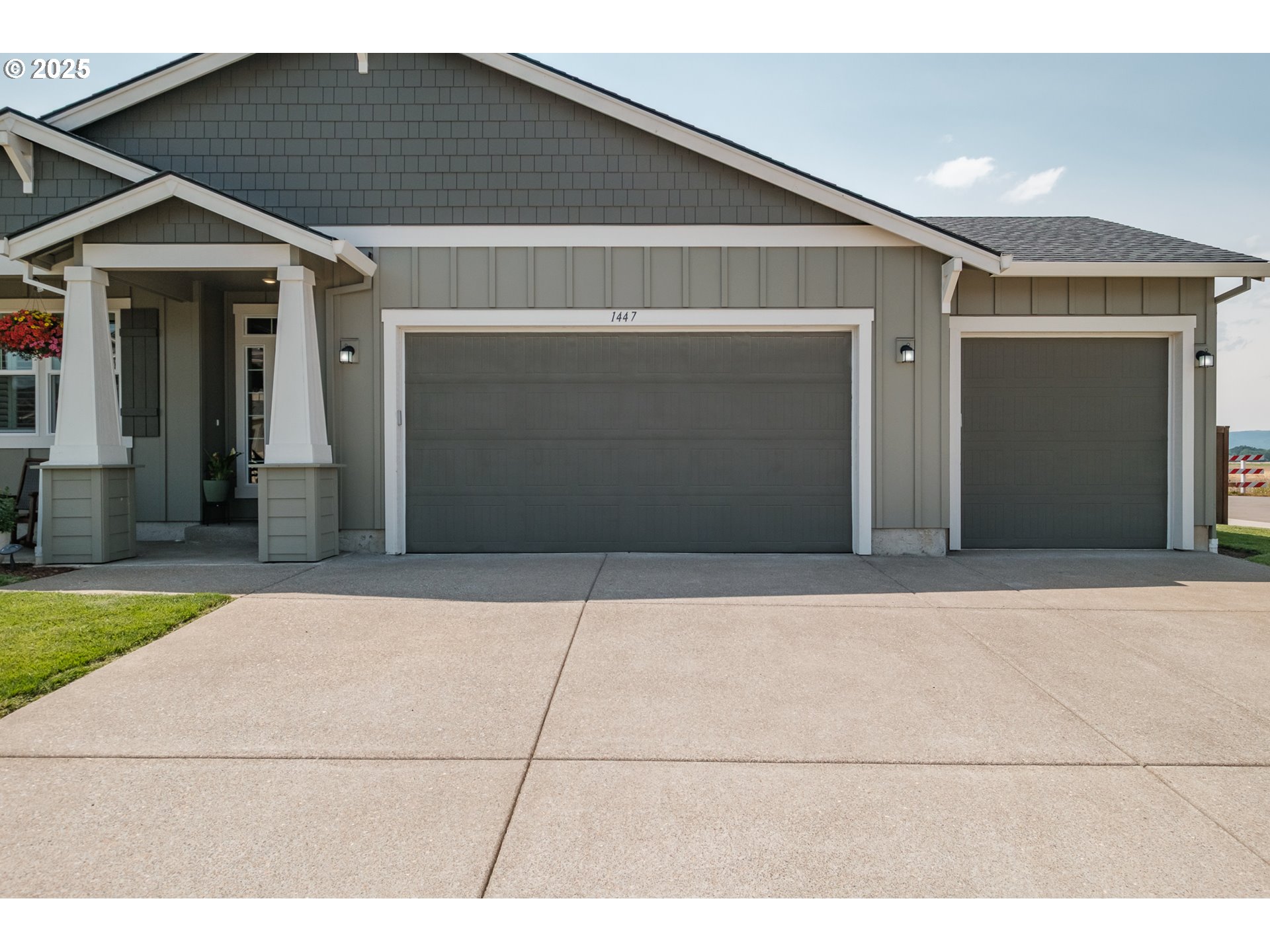 1447 GLADIOLA DR