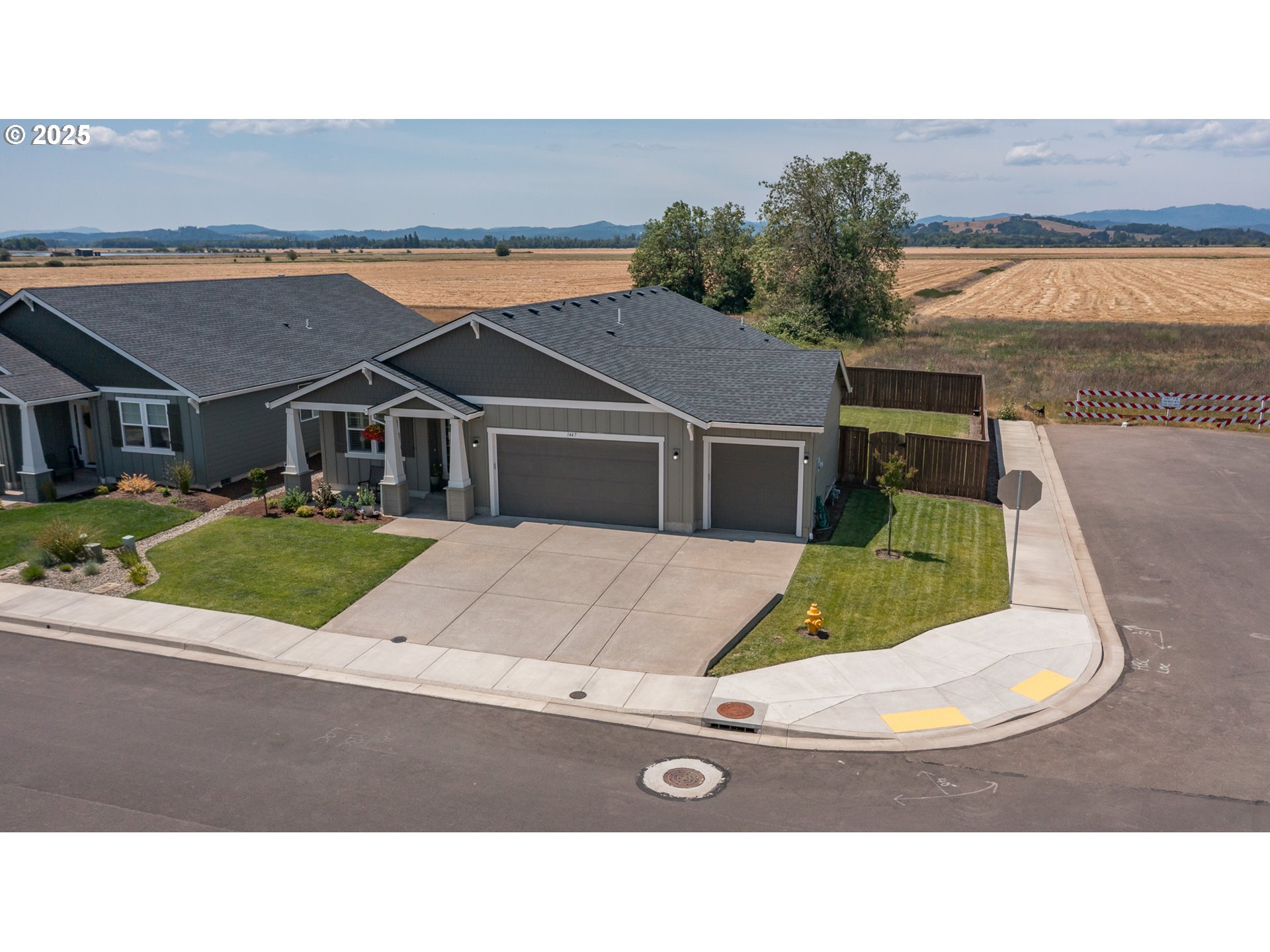 1447 GLADIOLA DR