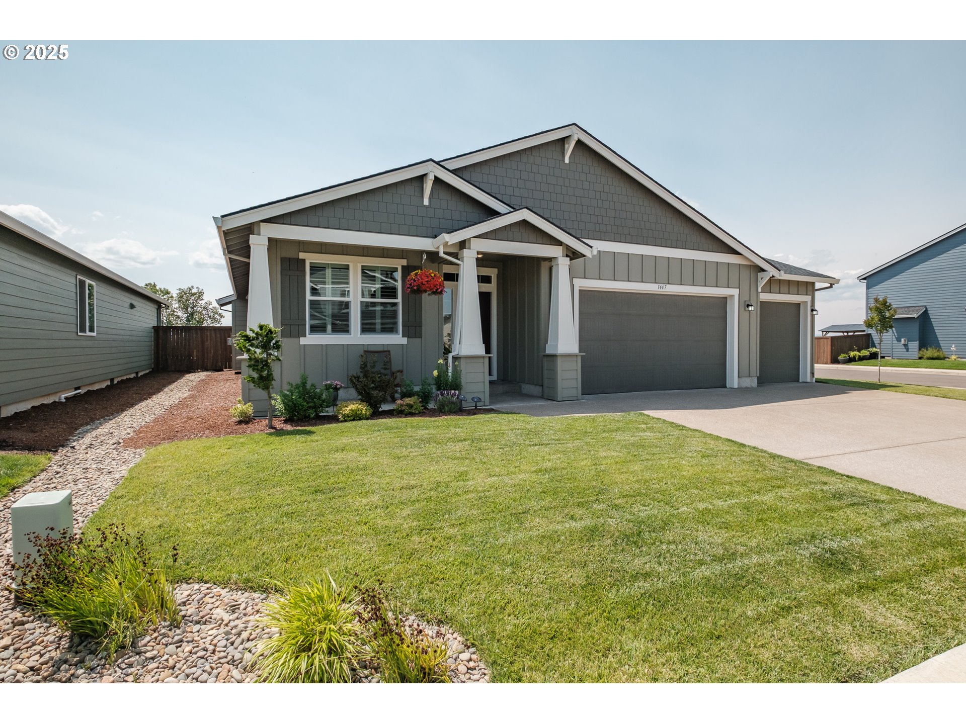 1447 GLADIOLA DR