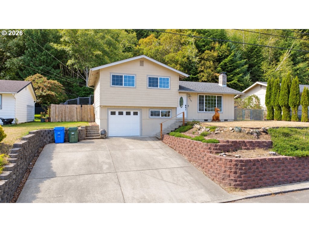 460 WESTMONT DR
