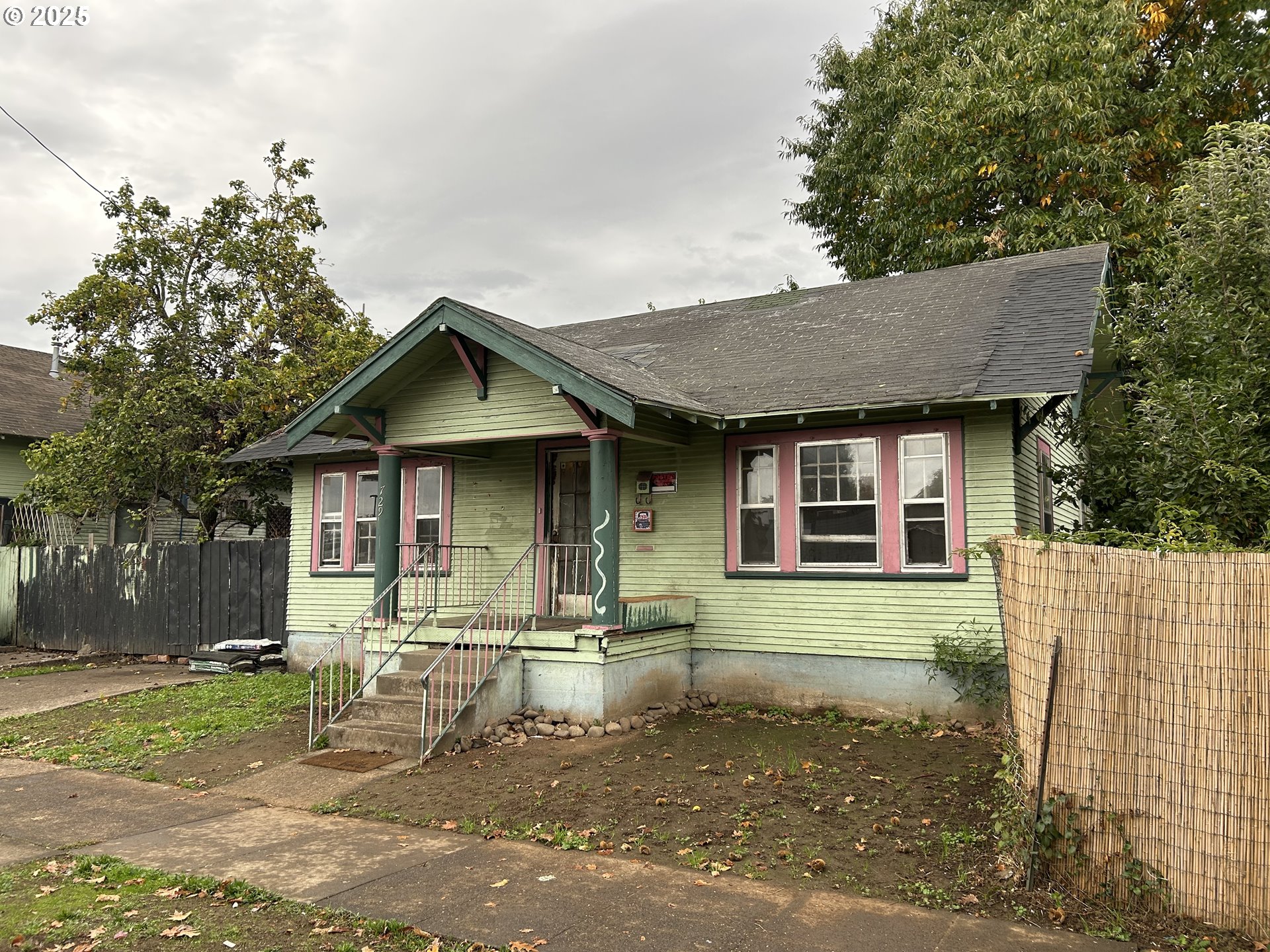 729 MONROE ST