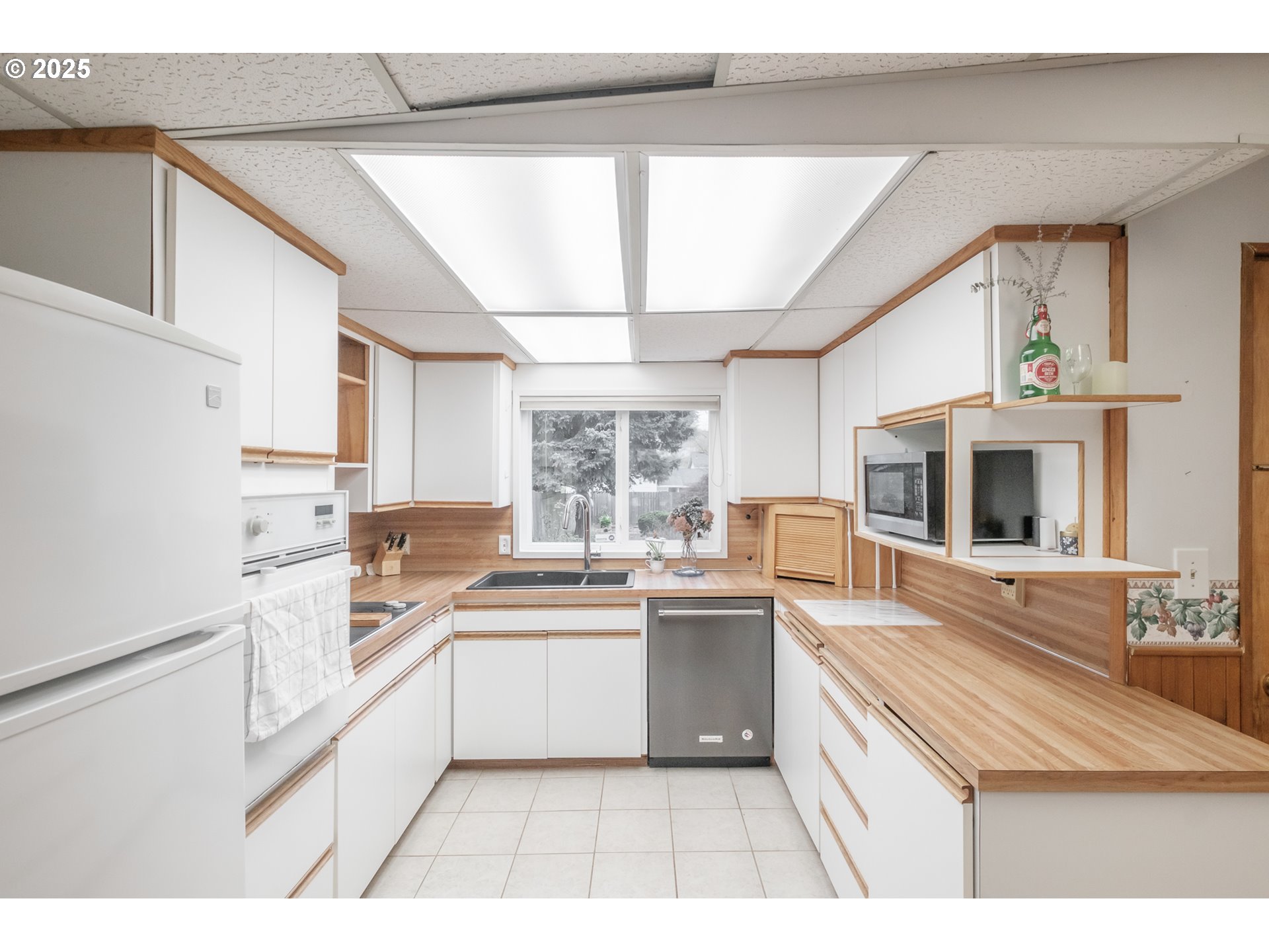 Salem, Oregon 97306, United States, 3 Bedrooms Bedrooms, ,2 BathroomsBathrooms,Residential,Pending,107144