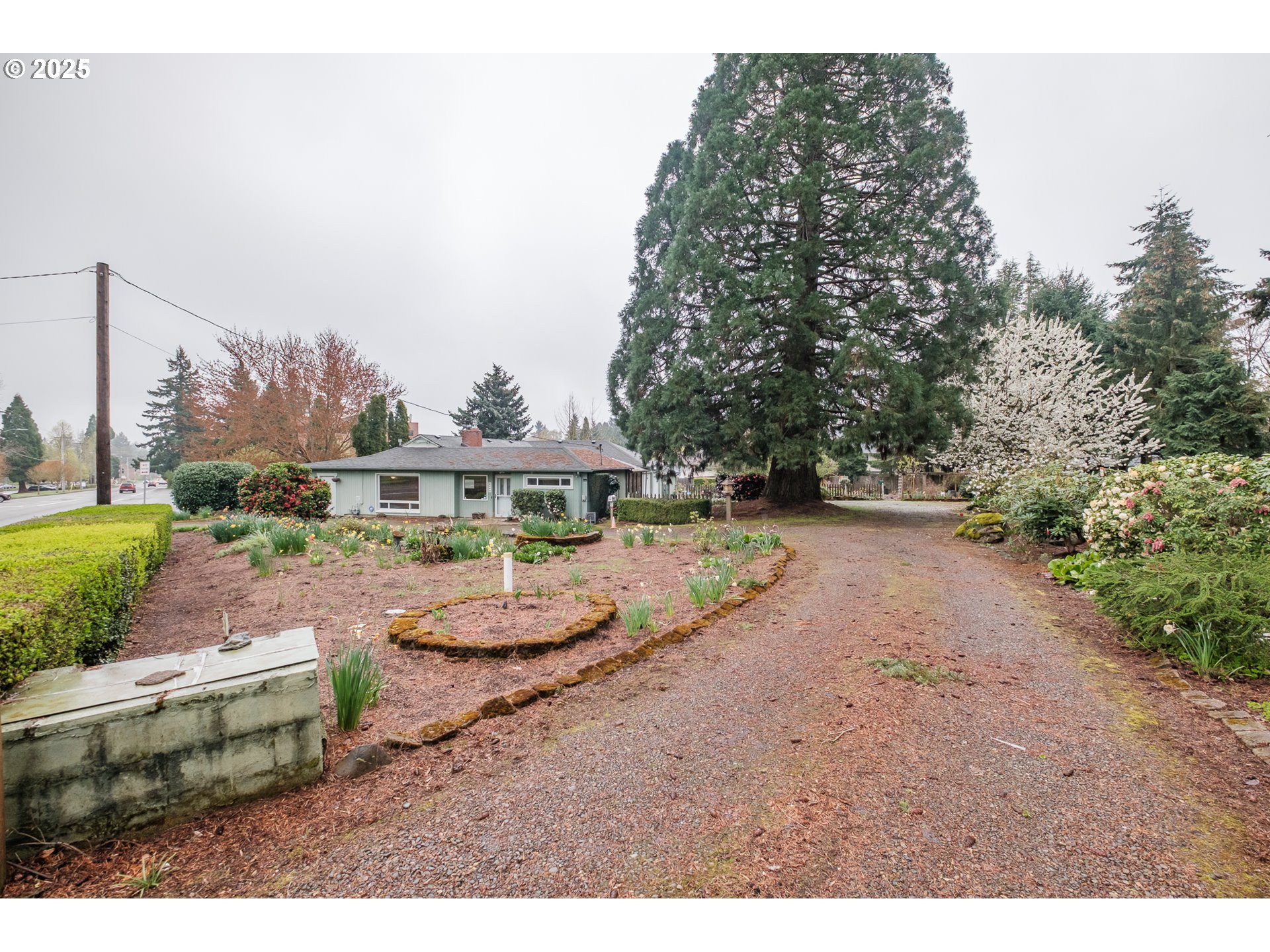 Salem, Oregon 97306, United States, 3 Bedrooms Bedrooms, ,2 BathroomsBathrooms,Residential,Pending,107144