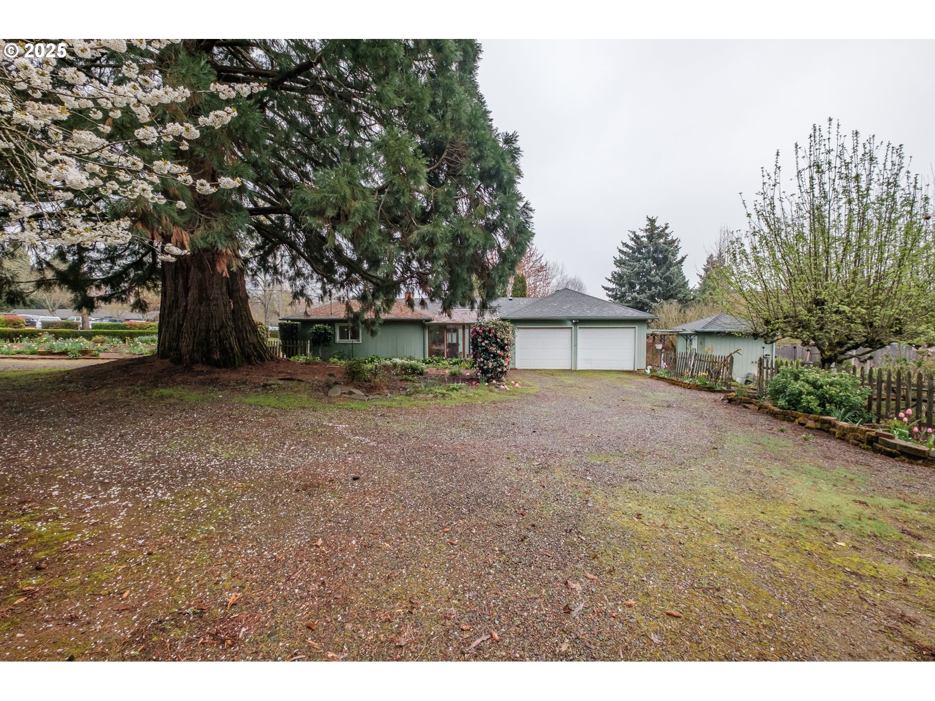 Salem, Oregon 97306, United States, 3 Bedrooms Bedrooms, ,2 BathroomsBathrooms,Residential,Pending,107144
